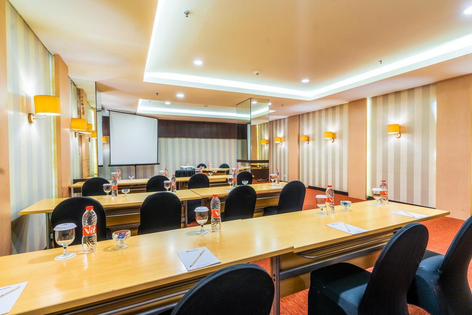 Swiss-Belinn Malang Ngoại thất bức ảnh