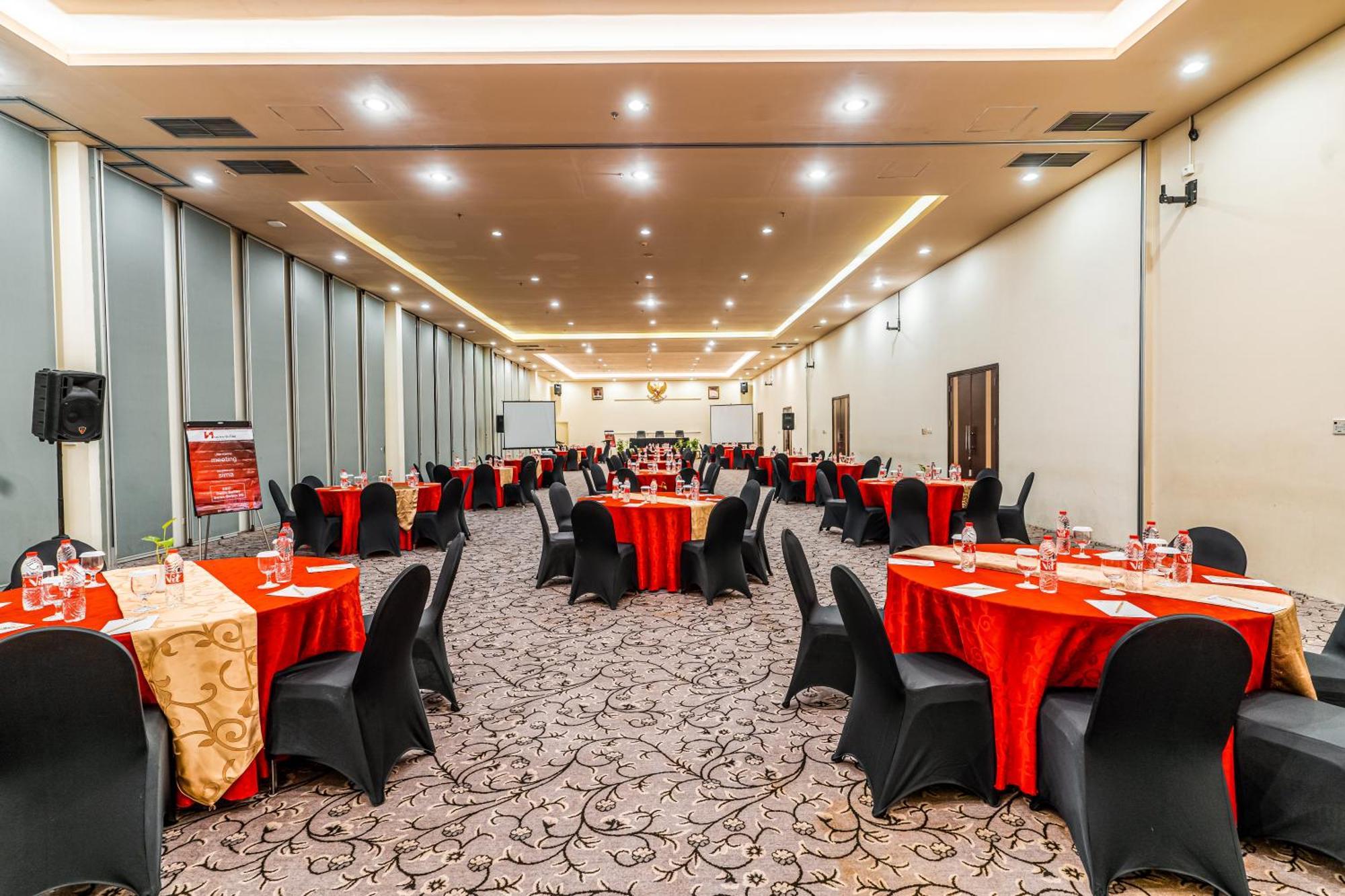 Swiss-Belinn Malang Ngoại thất bức ảnh